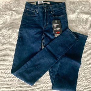 Levi High Rise Skinny Jeans -size 26, length 32
